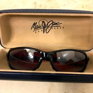 Maui Jim’s whitecap rose tinted black sunglasses